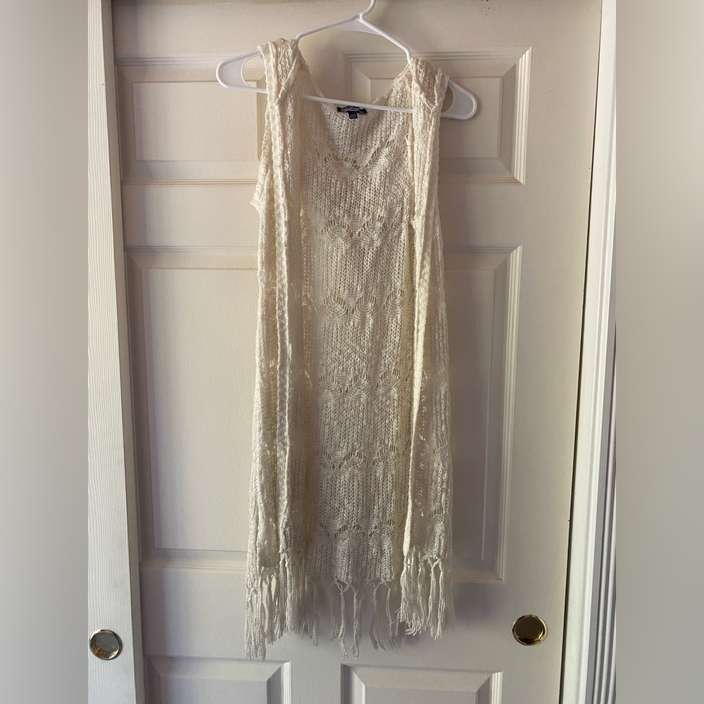 White boho knit sleeveless cardigan with hood (vest)